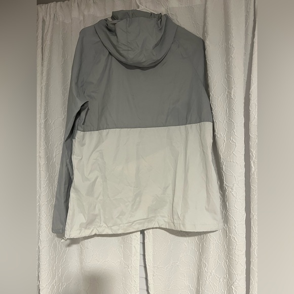 Gray New Balance Windbreaker - Picture 2 of 2